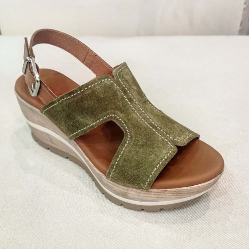 Sandalias con cuña Paula Urban Ruth para mujer en camel — ZAMORAshop