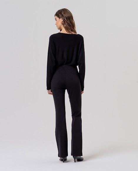 Pantalón punto de viscosa flare Surkana Baxy negro trasera