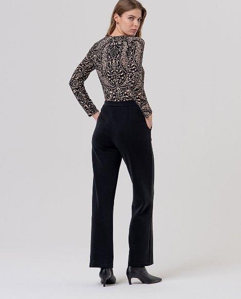 Pantalón modal Surkana Bamu negro trasera