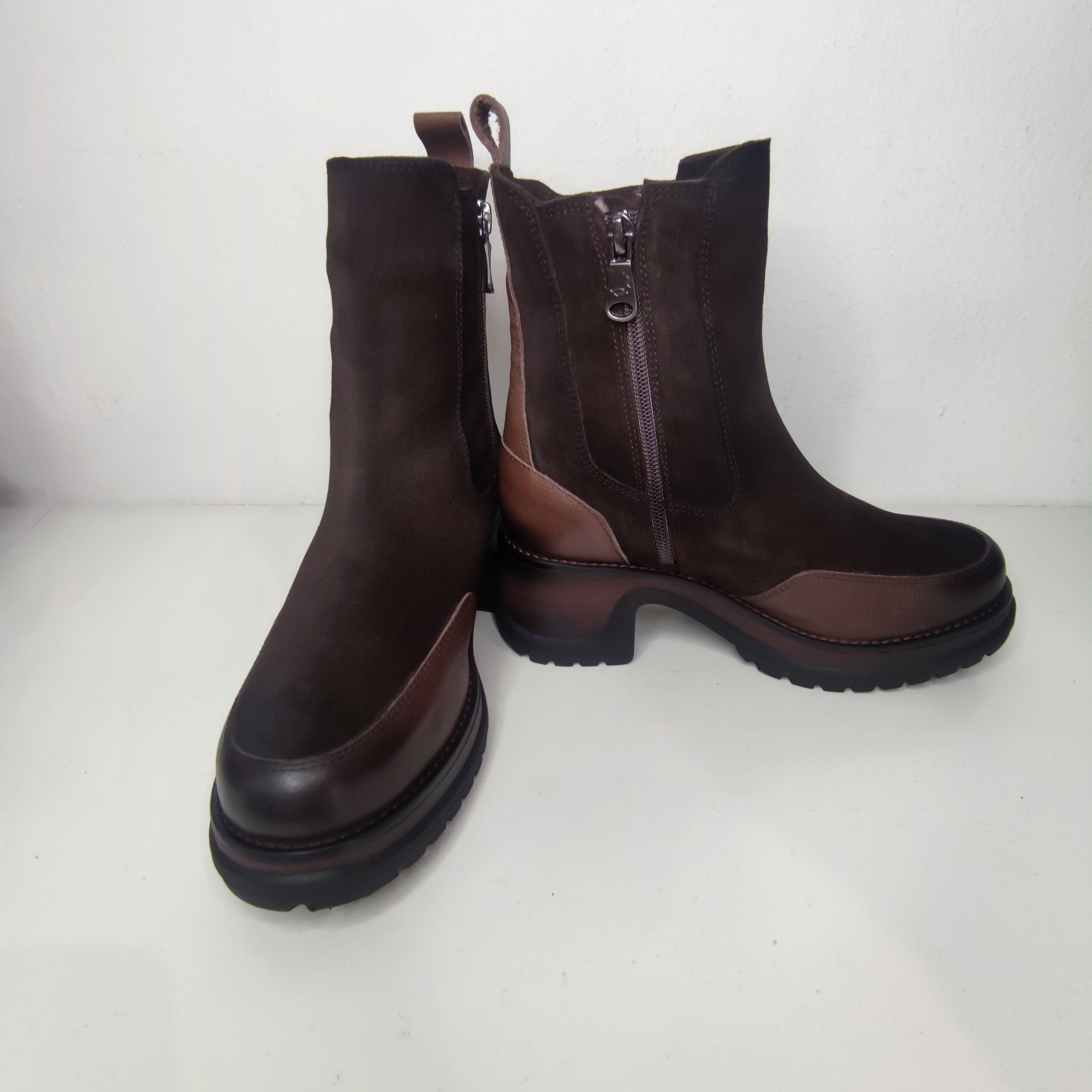 Bota Paula Urban 22-1248 marrón vista lateral