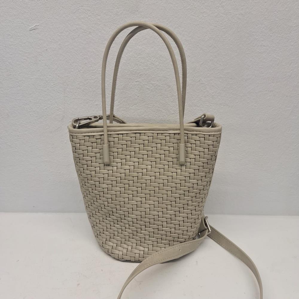 Bolso tiesto trenzado Pepe Moll Katie hielo trasera