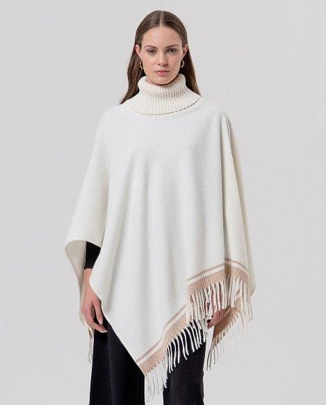Poncho cisne espiga y flecos Surkana pobi blanco 