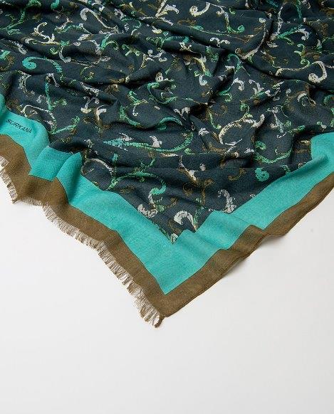 Foulard estampado acantos Surkana Pavi verde detalle