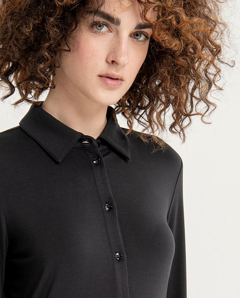 Camisa punto liso Surkana Esbo 114 negro detalle
