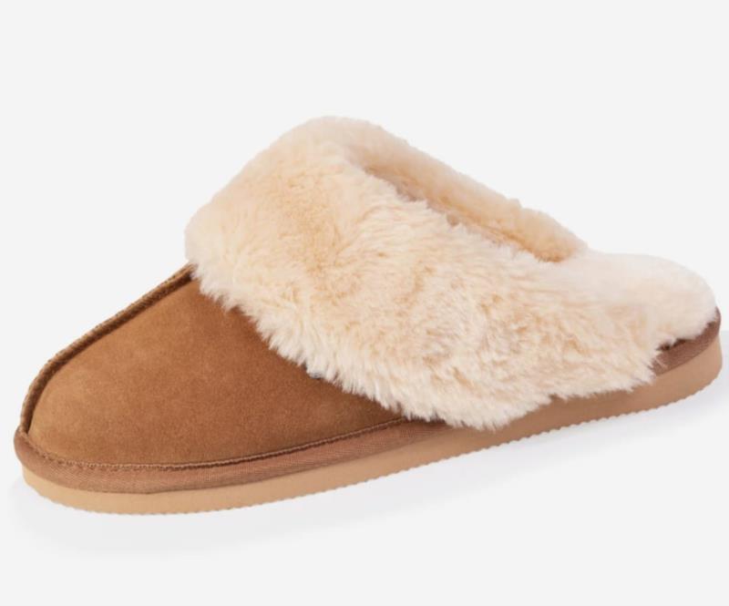 Zapatilla chinela antelina con cenefa pelito Isotoner