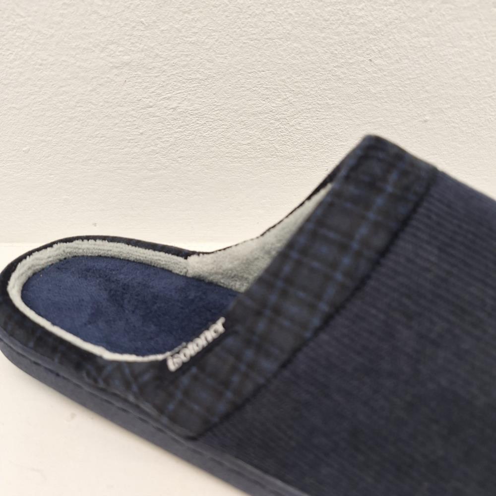 Zapatilla chinela hombre panilla con ribete cuadros Isotoner detalle