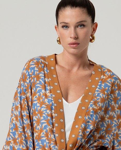 Kimono fluido con cinturón Surkana KAKI921 azul con camel detalle