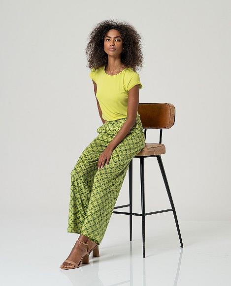 Pantalón recto estampado Surkana MINT518 pistacho lateral