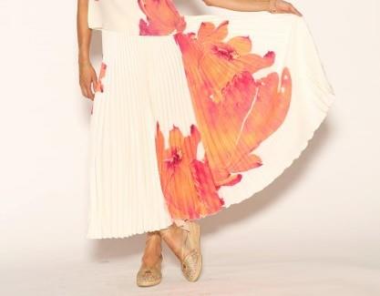 Falda plisada cretonas