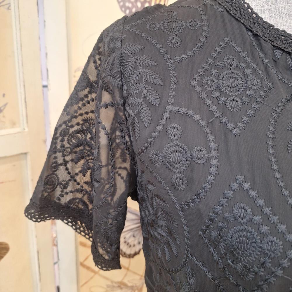 Blusa jacquard Lemaille 26121 negro detalle manga
