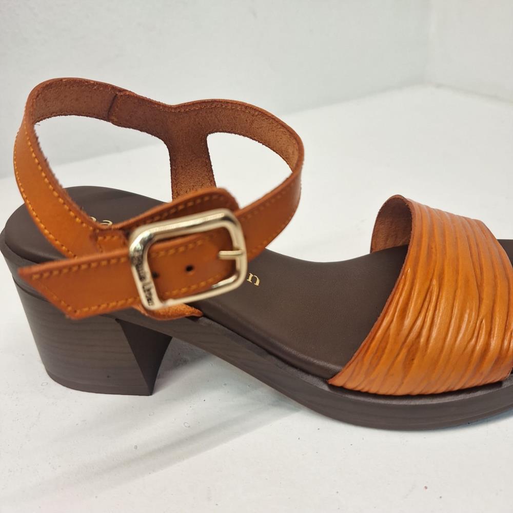 Sandalia tacón corteza Paula Urban 34-2067 naranja detalle