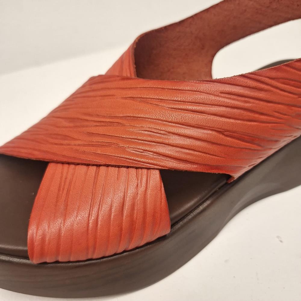 Sandalia cuña corteza Paula Urban 34-2070 rojo detalle