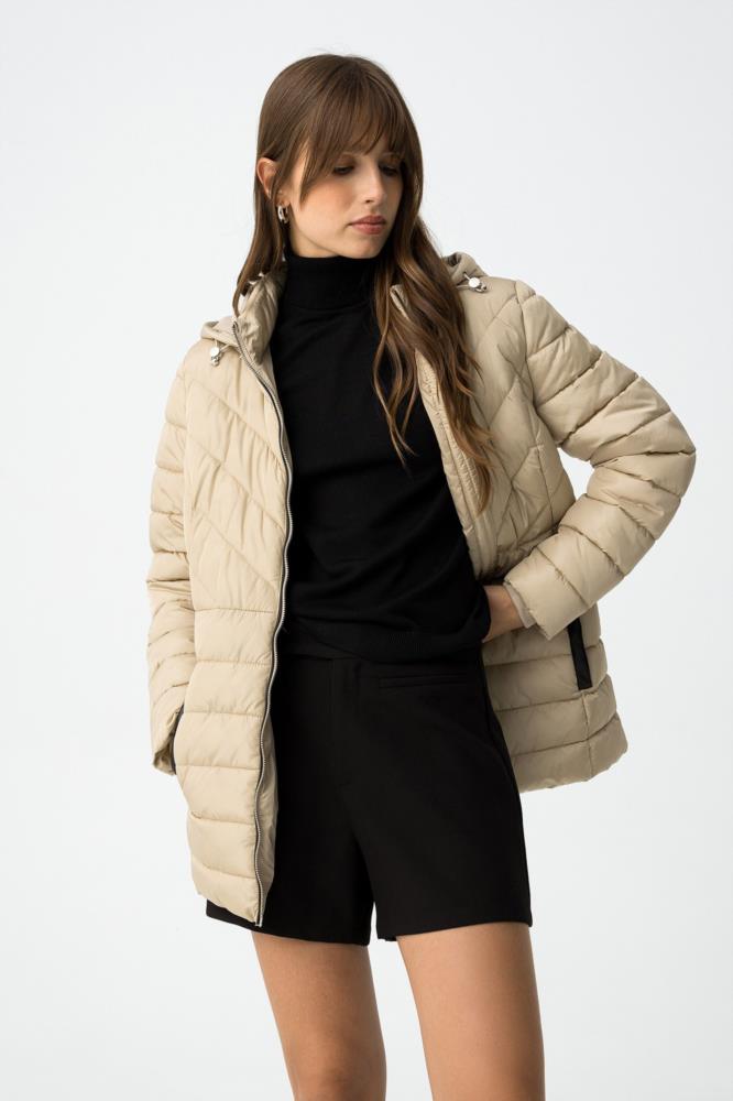 Anorak capucha doble acolchado detalles poli Tiffosi Pennye beige abierta