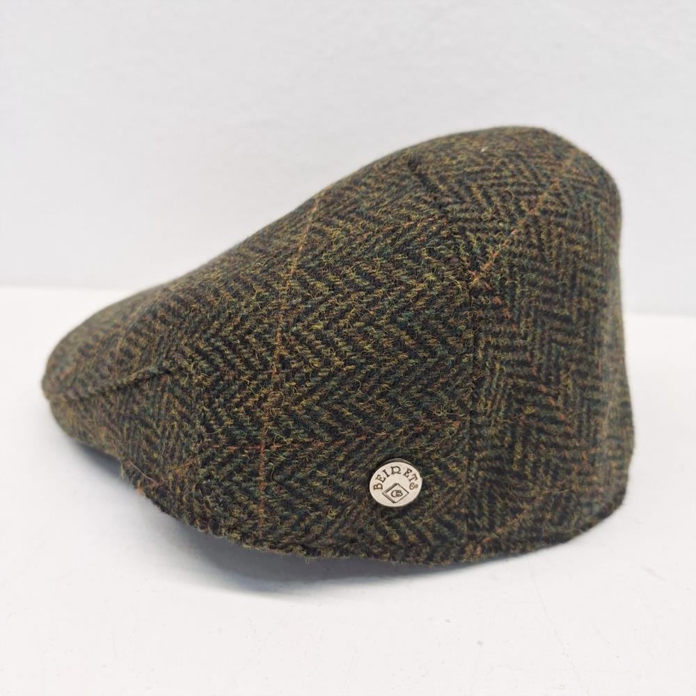 Visera cuadro con espiga campera verde detalle