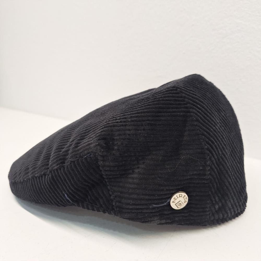 Visera campera pana negro detalle