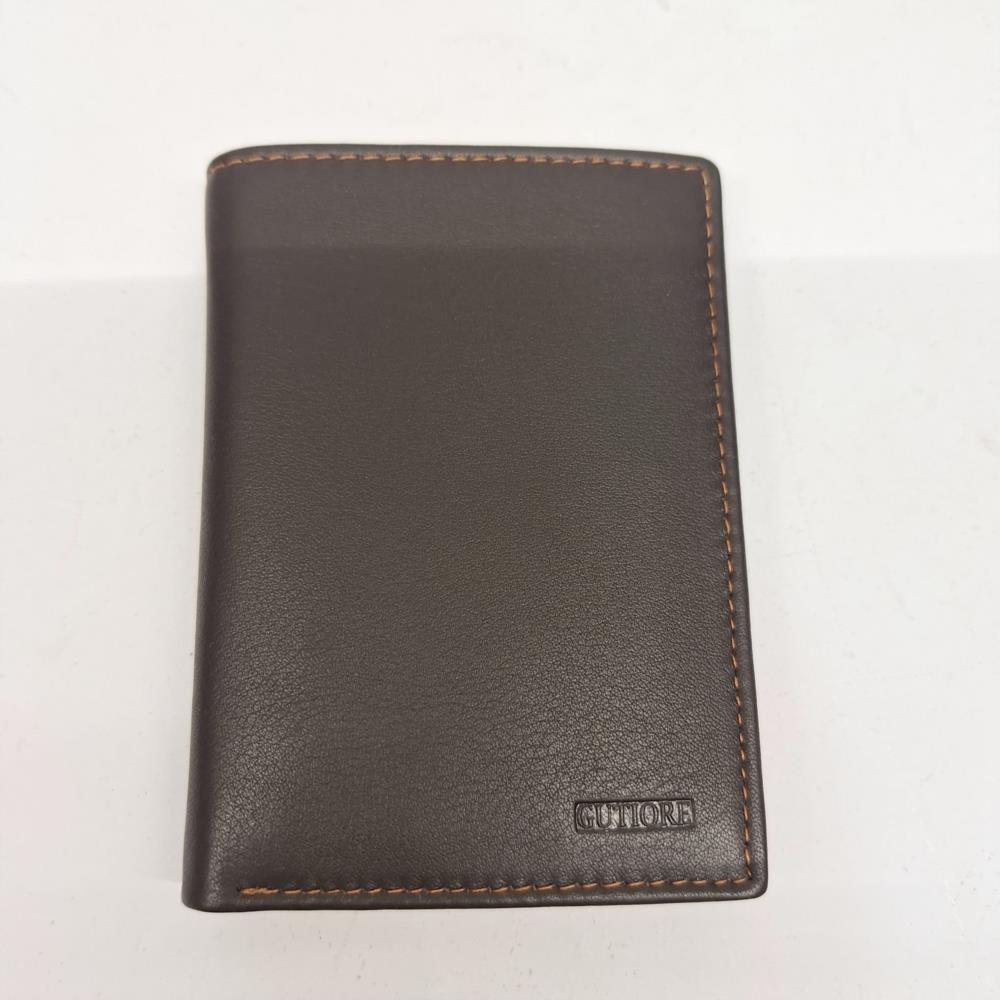 Billetera  con dos carnets ventana Gutiore marrón