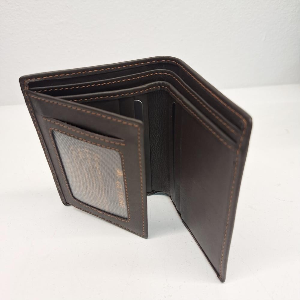 Billetera  con dos carnets ventana Gutiore marrón interior