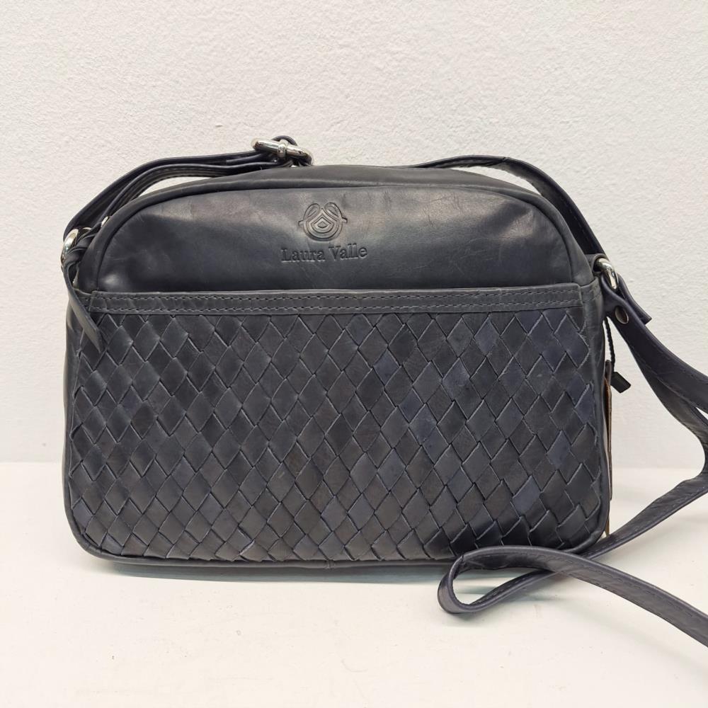 Bolso bandolera lowi trenzado Laura Valle marino
