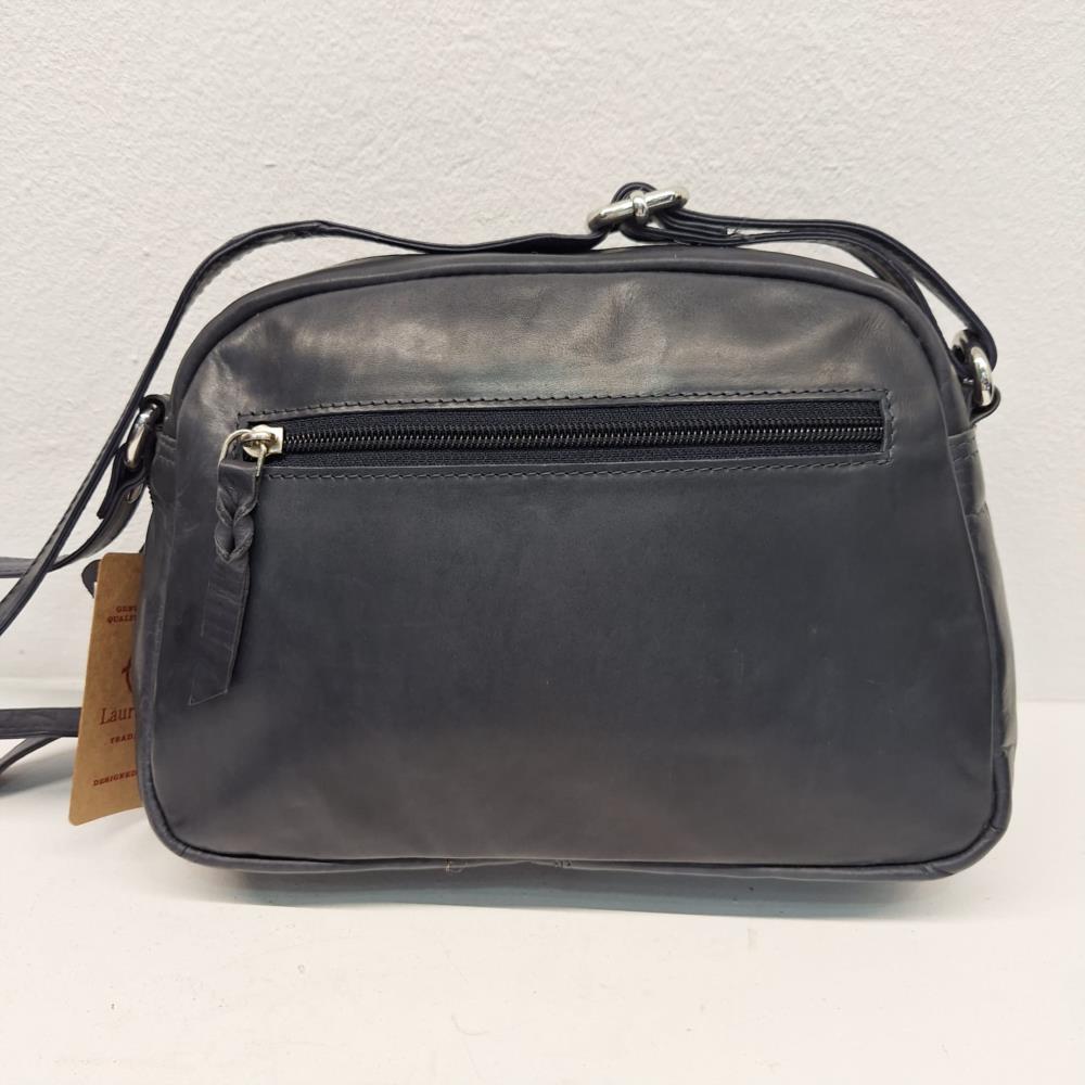Bolso bandolera lowi trenzado Laura Valle marino trasera