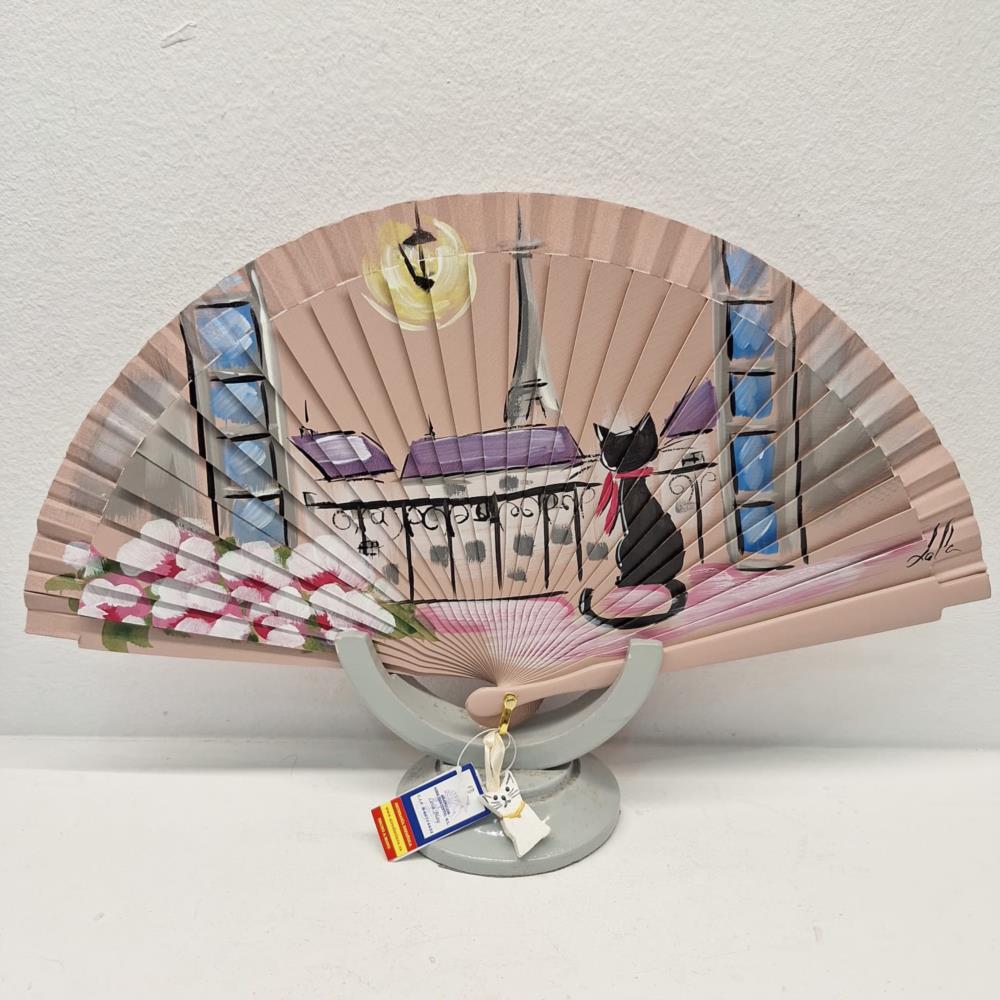Abanico gatita en Paris