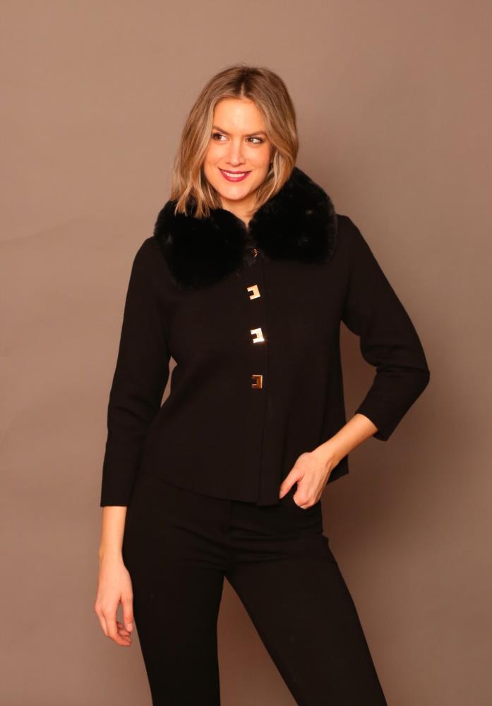 Chaqueta con botones elogio cuello pelo