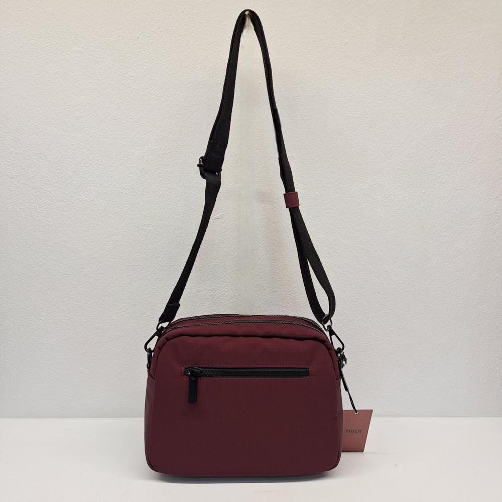 Bolso bandolera nylon Tiger 2595 granate trasera