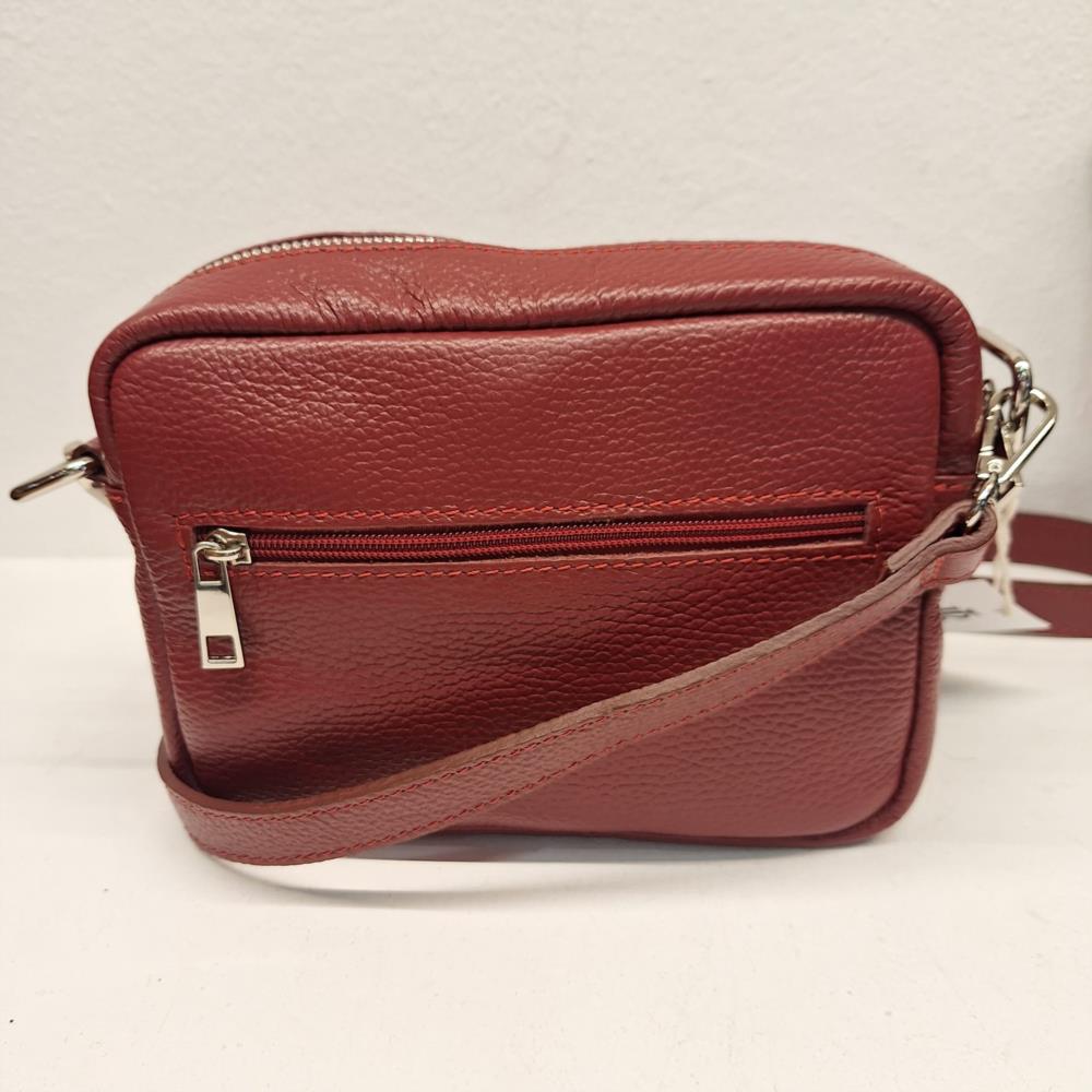 Bolso lowi con cremallera exterior Manuel Gallardo granate trasera