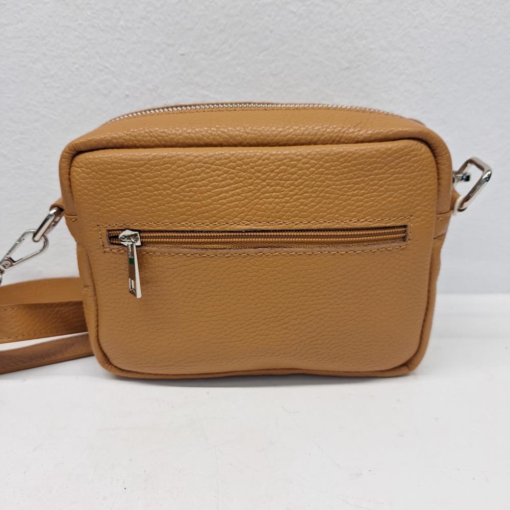 Bolso lowi con cremallera exterior Manuel Gallardo cuero trasera