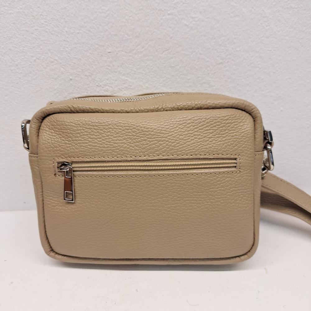 Bolso lowi con cremallera exterior Manuel Gallardo taupe trasera