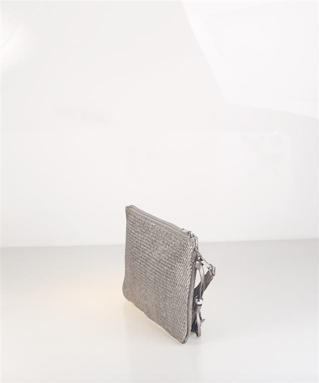 Cartera de mano pajilla metalizada Kbas plata lateral