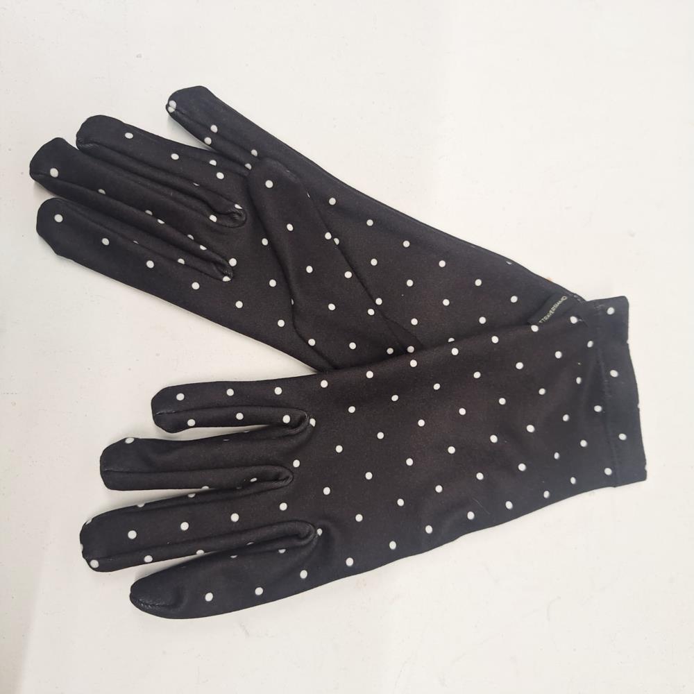 Guantes estampado  multi topitos negro