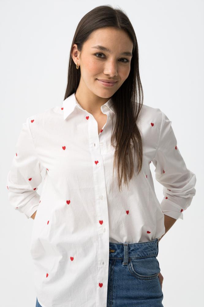Camisa corazones bordados Tiffosi Valentina detalle