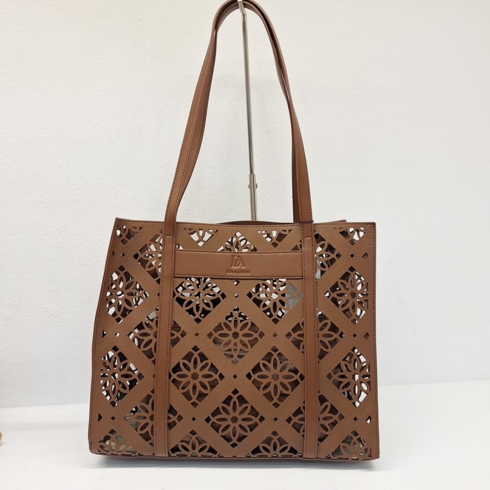 Bolso paquetero calado flores grande Don algodón  78450 marron