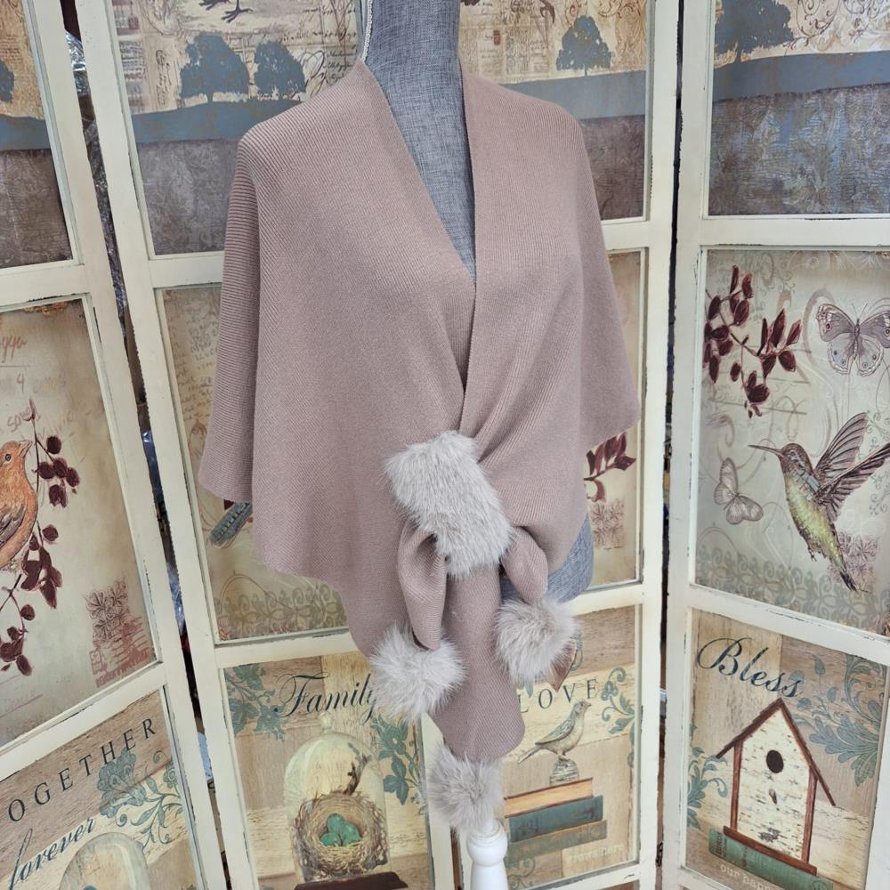 Poncho con pasador y bolas pelo Lemaille taupe