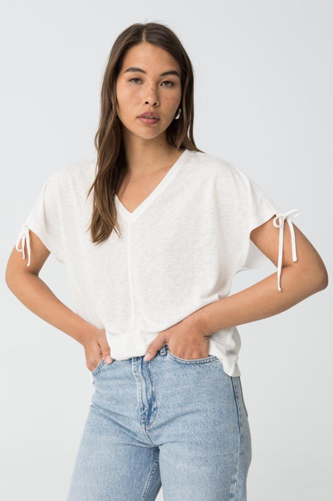 Camiseta cuello pico con jareta Tiffosi Pepita blanco detalle mangas