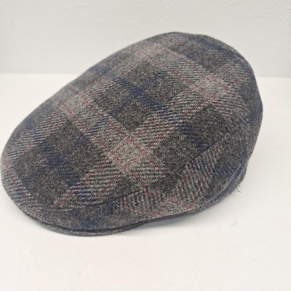 Visera con orejeras cuadros grises Beirets