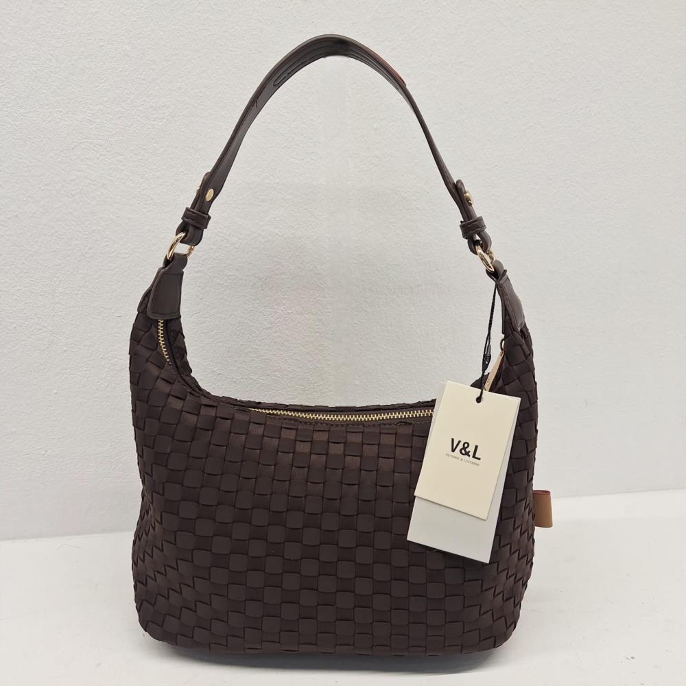 Bolso bandolera agondolado trenzado sedón  V&L marrón trasera