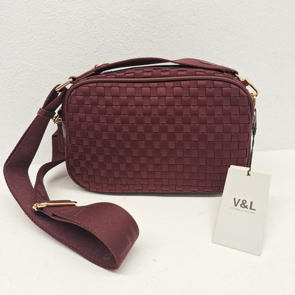 Bolso bandolera trenzado sedón V&L granate trasera