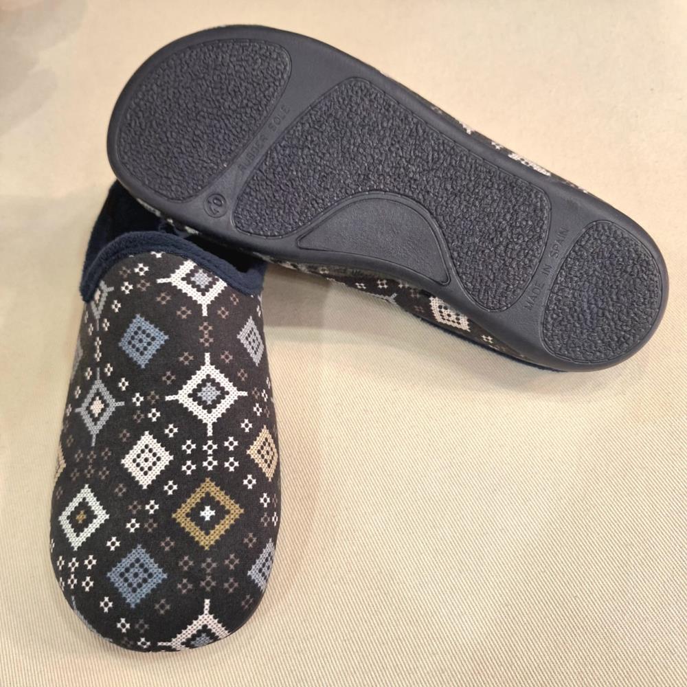 Zapatilla chinela estampado nordico suela