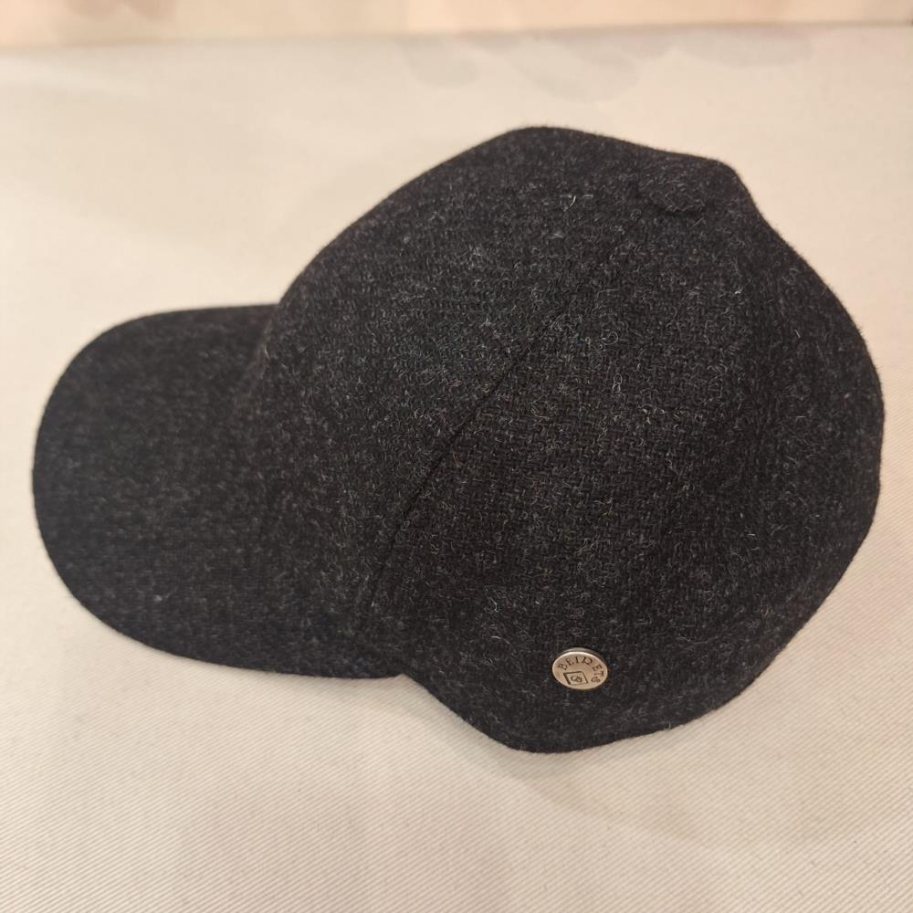Visera strike lisa marengo