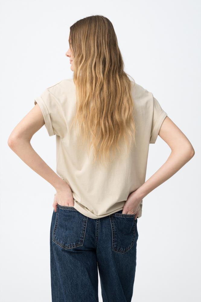 Camiseta manga corta pincelada dorada Tiffosi Note_1 beige trasera